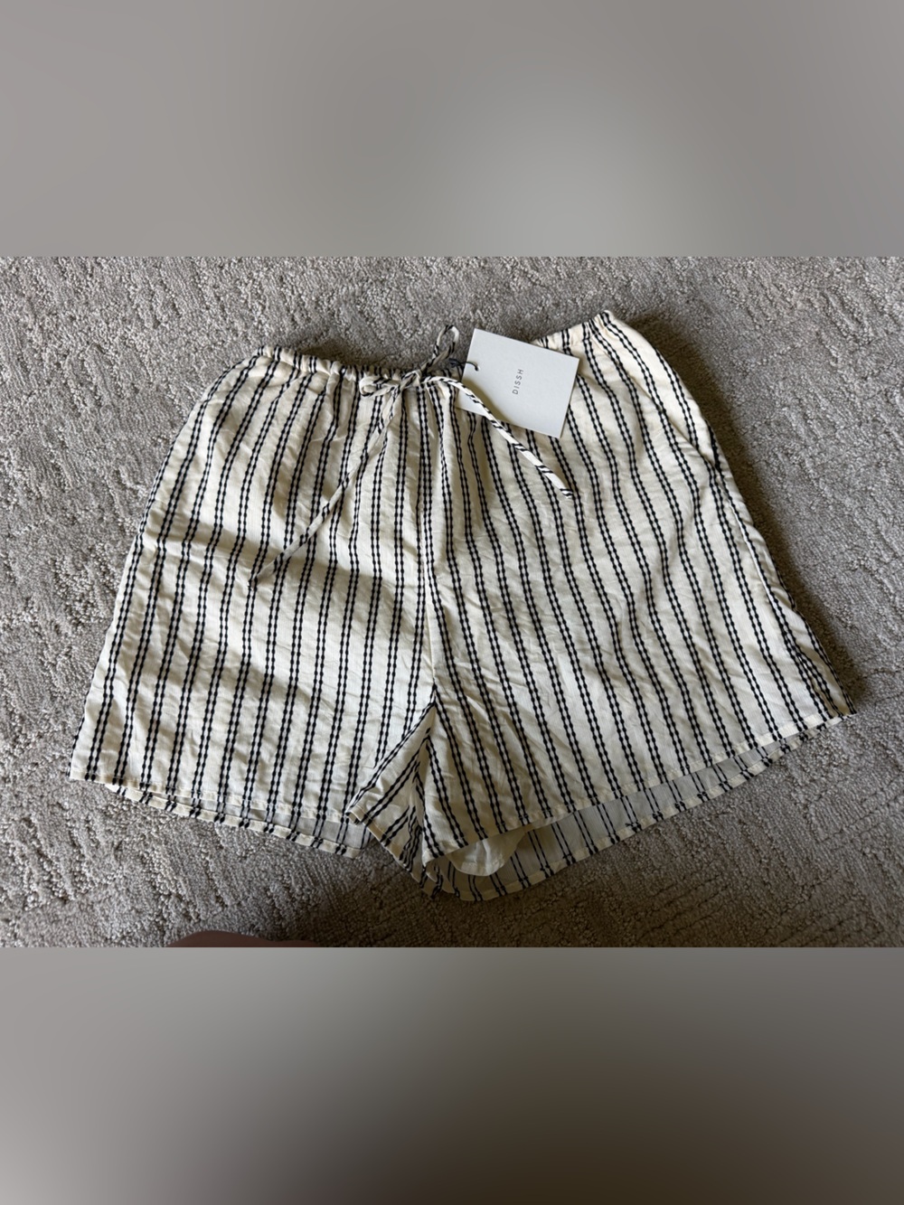 Dissh Ellie drawstring shorts- Cream & Black